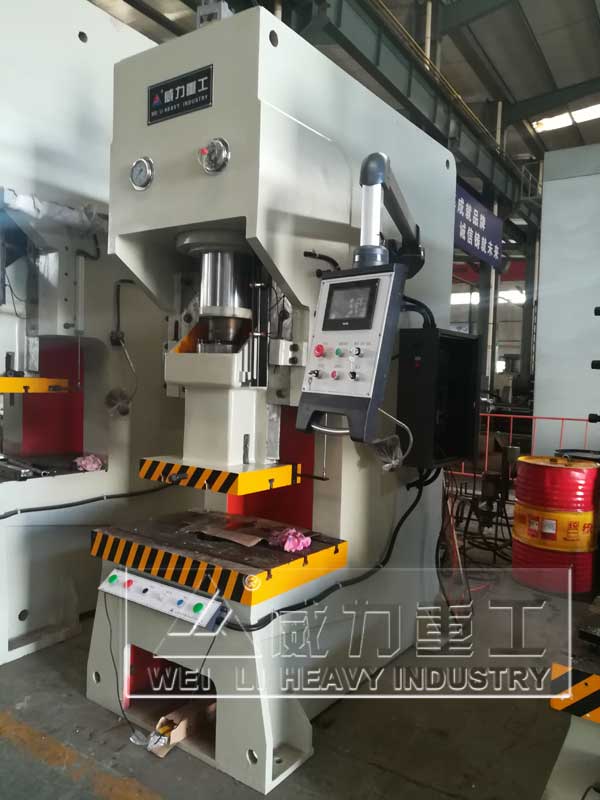 125噸液壓沖床_YWH21-125T油壓